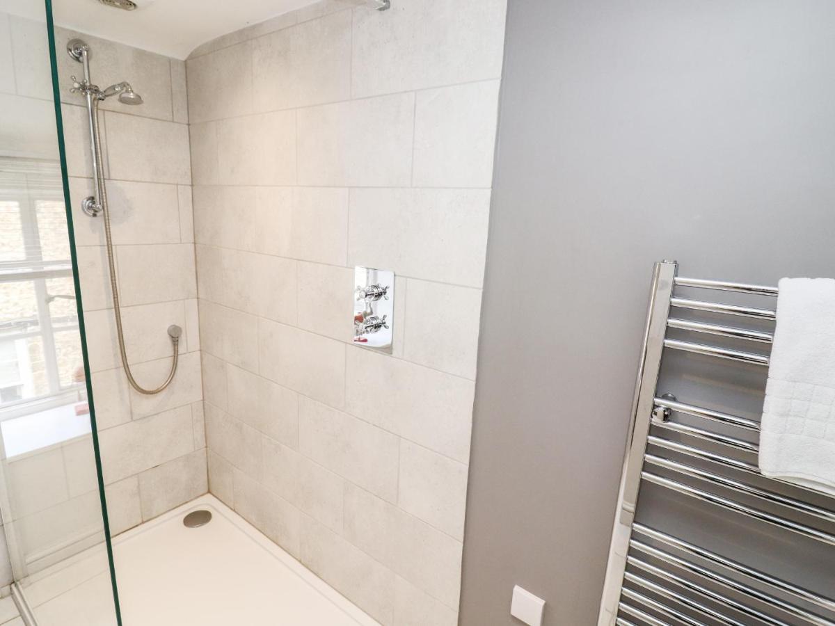 3 George Yard Villa Burford Luaran gambar